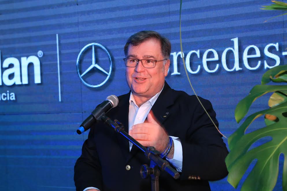 Festa marca inauguração de concessionária Mercedes-Benz no Recife